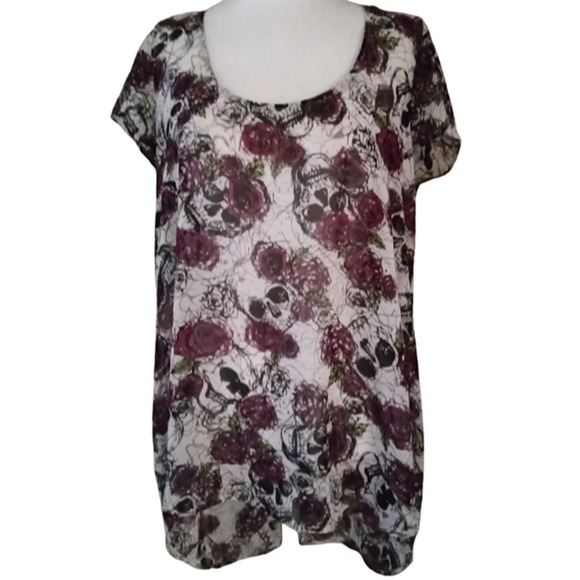 Hot Topic Women's Skull & Roses High Low Hem Blouse Size Large - Picture 4 of 11